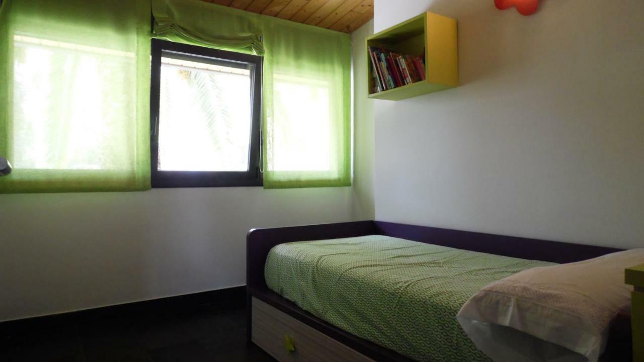 Villa Del Bosque Castelldefels Exteriör bild