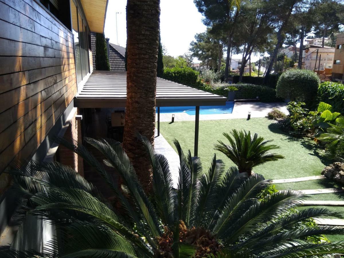 Villa Del Bosque Castelldefels Exteriör bild