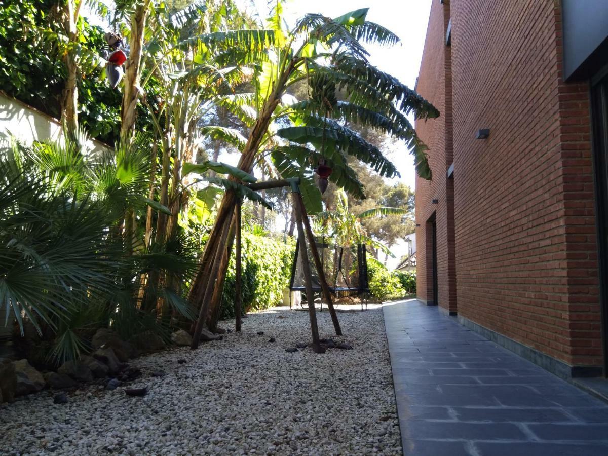 Villa Del Bosque Castelldefels Exteriör bild