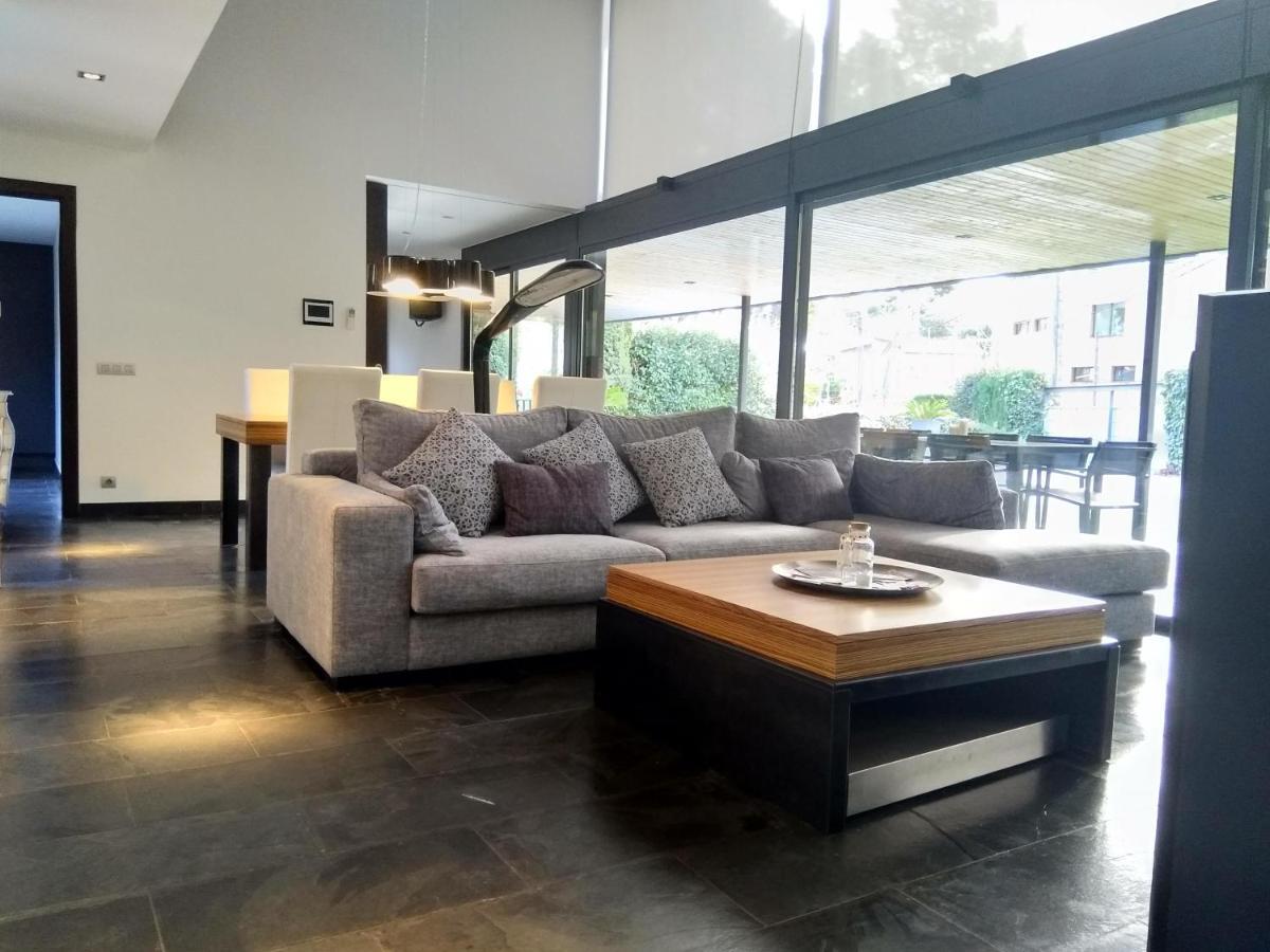 Villa Del Bosque Castelldefels Exteriör bild